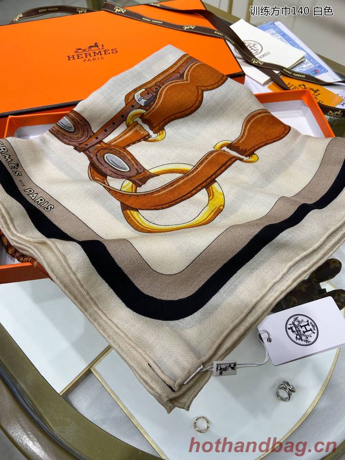 Hermes Scarf HEC00700 Hermes Scarf HEC00700