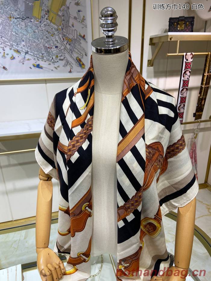 Hermes Scarf HEC00700 Hermes Scarf HEC00700