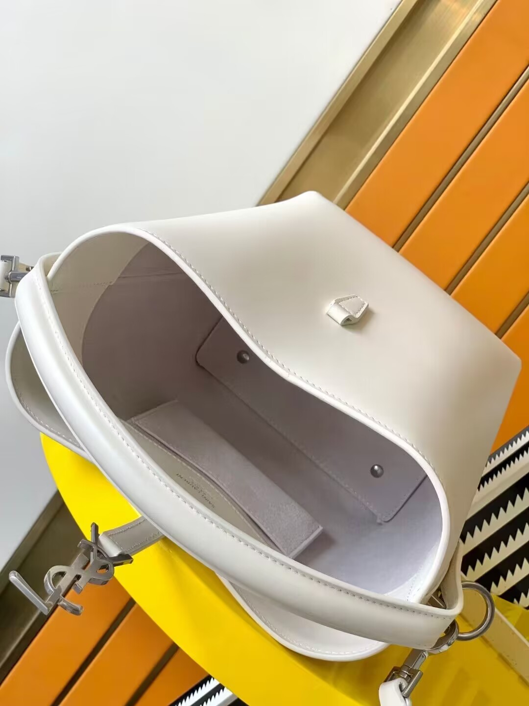 SAINT LAURENT LE 37 SMALL IN SHINY LEATHER 7490362 WHITE SAINT LAURENT LE 37 SMALL IN SHINY LEATHER 7490362 WHITE