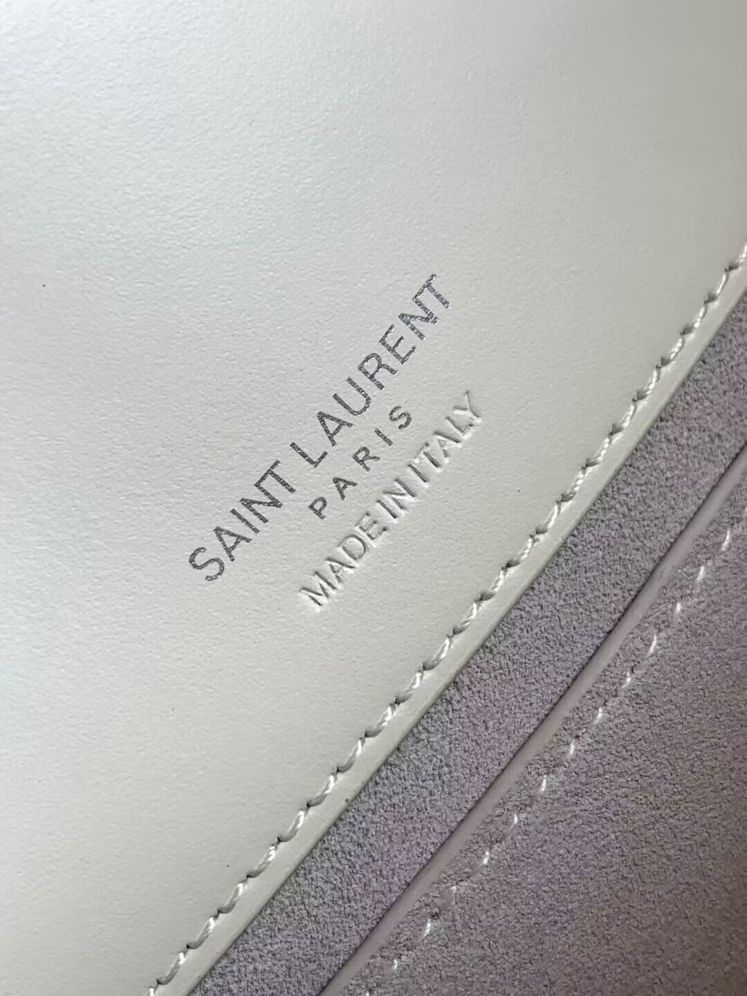 SAINT LAURENT LE 37 SMALL IN SHINY LEATHER 7490362 WHITE SAINT LAURENT LE 37 SMALL IN SHINY LEATHER 7490362 WHITE