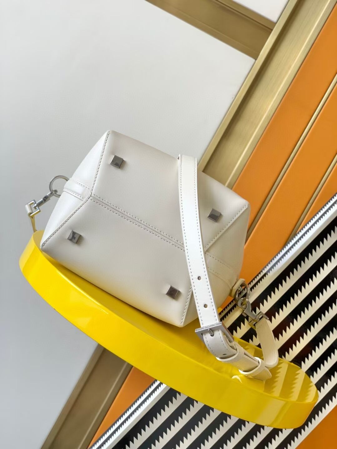 SAINT LAURENT LE 37 SMALL IN SHINY LEATHER 7490362 WHITE SAINT LAURENT LE 37 SMALL IN SHINY LEATHER 7490362 WHITE