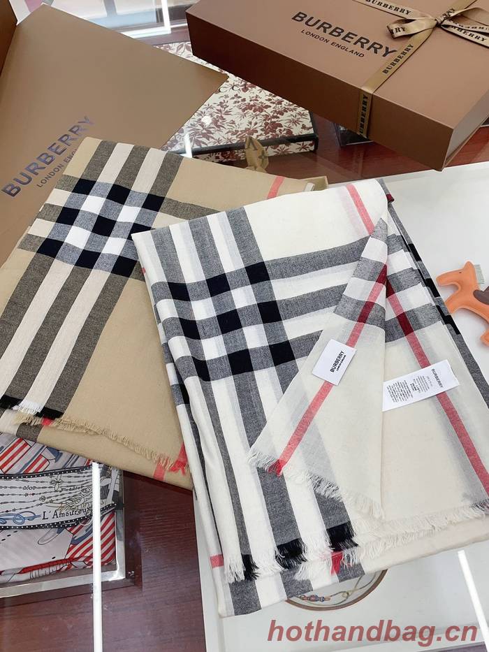 Burberry Scarf BBC00156 Burberry Scarf BBC00156