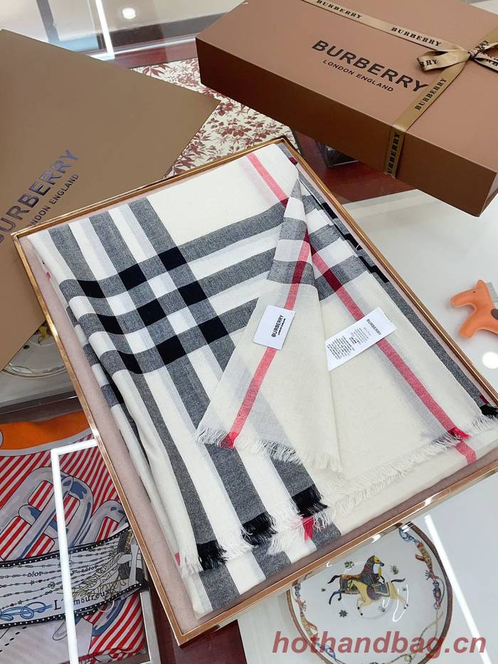 Burberry Scarf BBC00156 Burberry Scarf BBC00156