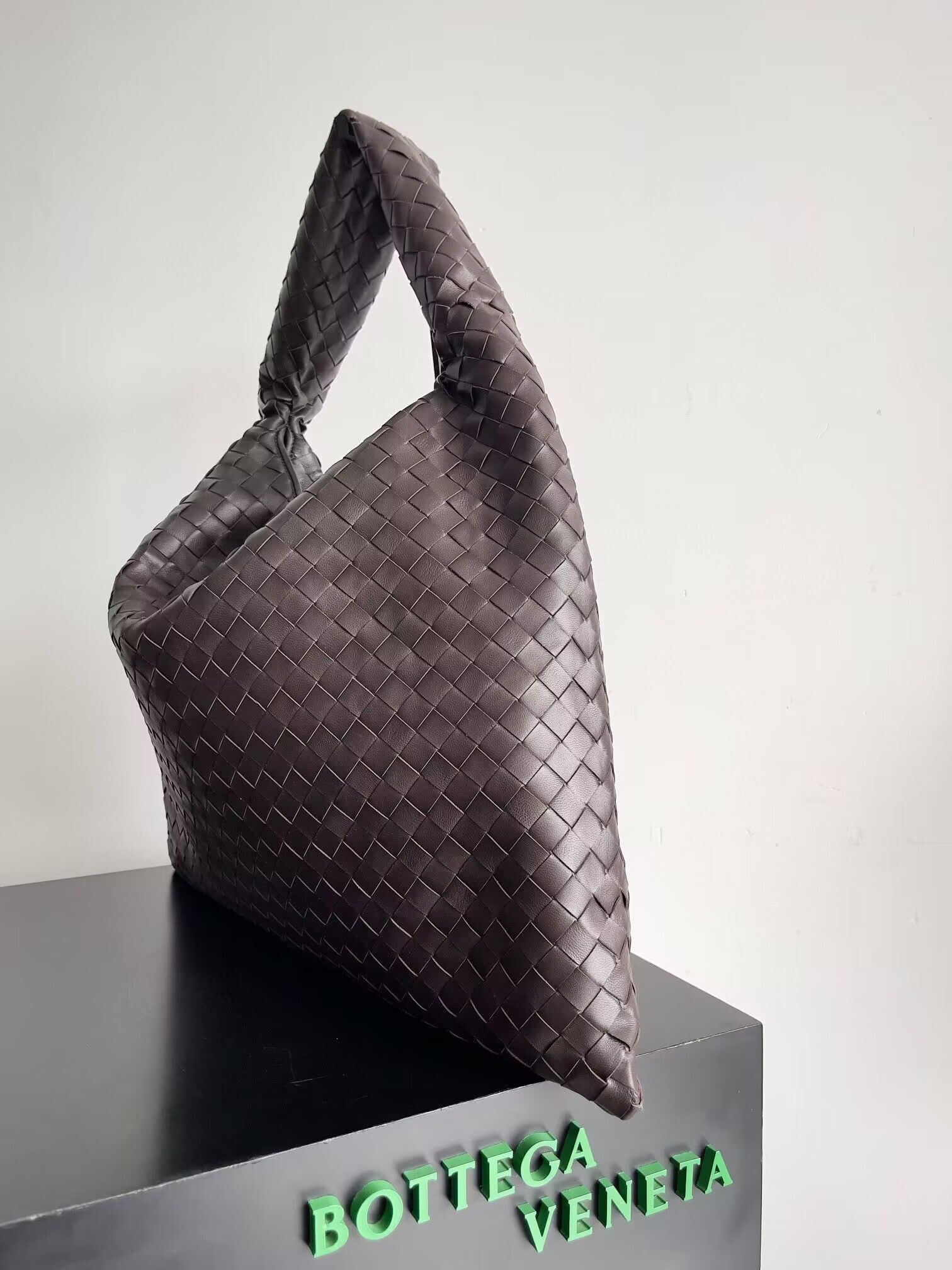 Bottega Veneta Large Hop 763970 dark brown Bottega Veneta Large Hop 763970 dark brown