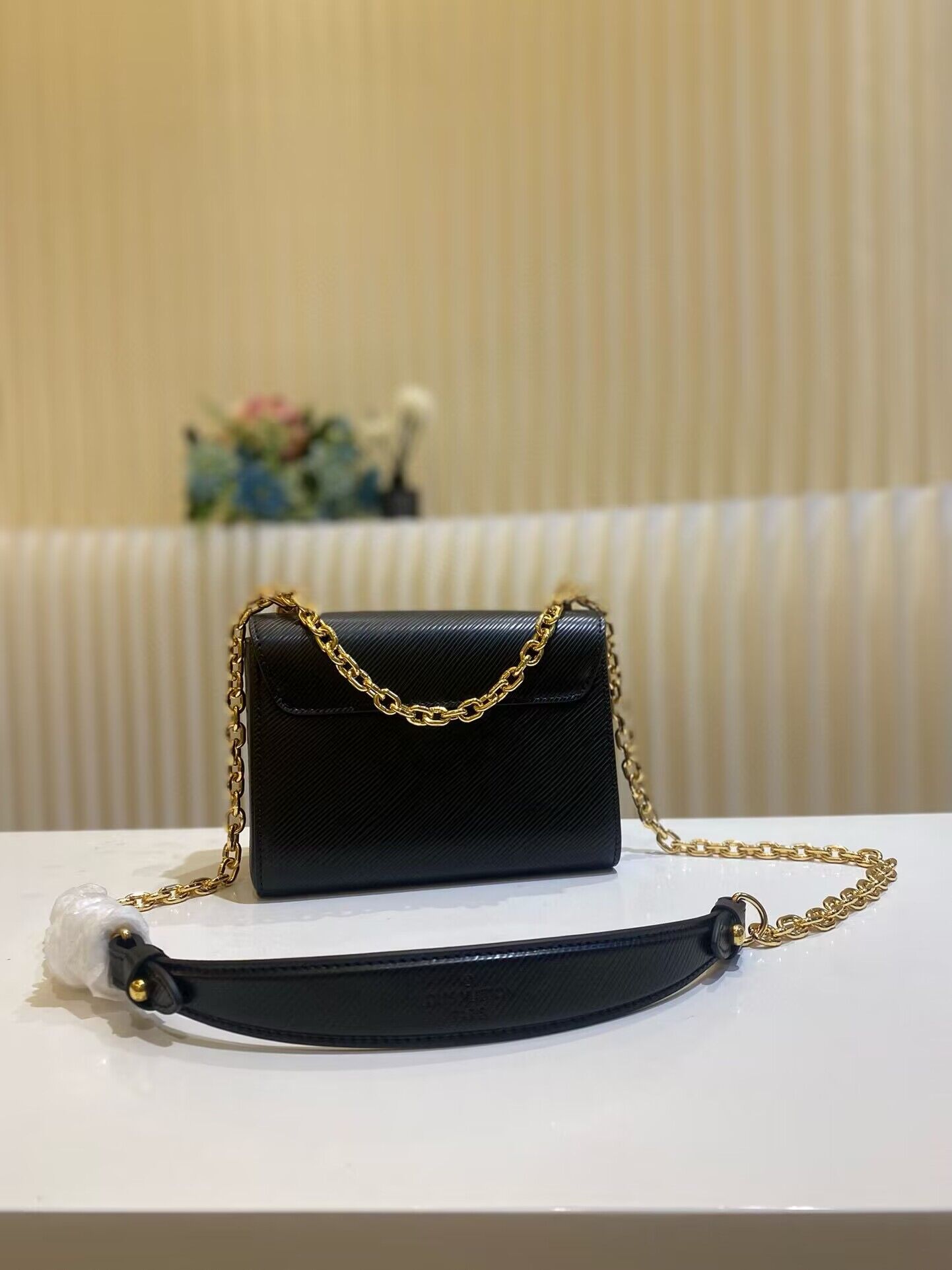 Louis Vuitton Epi Leather Twist PM M21119 Black Gold-Tone Louis Vuitton Epi Leather Twist PM M21119 Black Gold-Tone