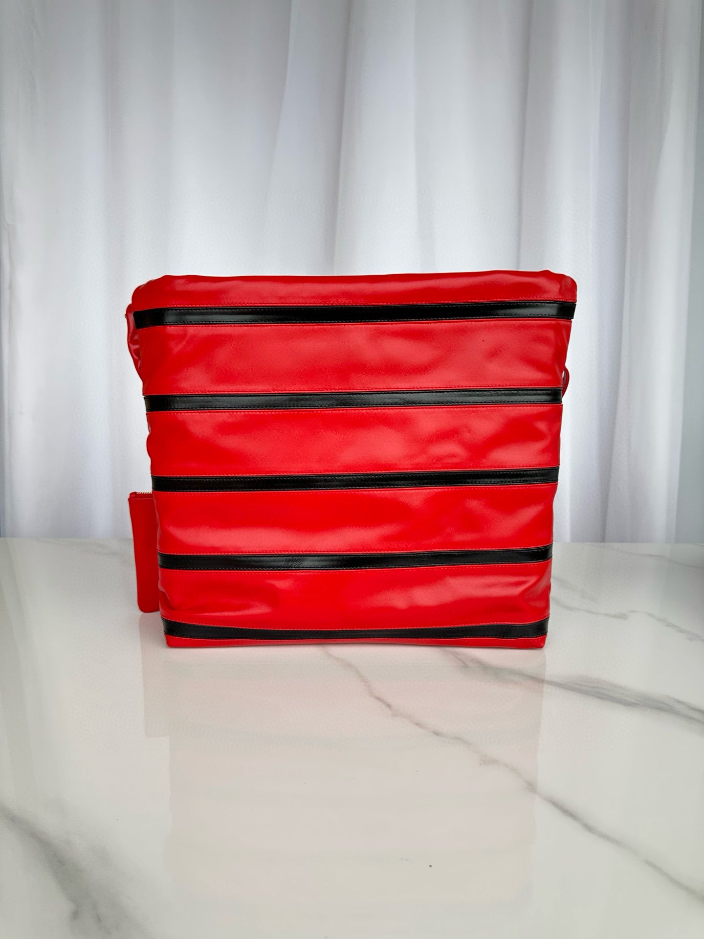 CHANEL 22 HANDBAG Calfskin & Gold-Tone Metal AS3261 Red&Black CHANEL 22 HANDBAG Calfskin & Gold-Tone Metal AS3261 Red&Black