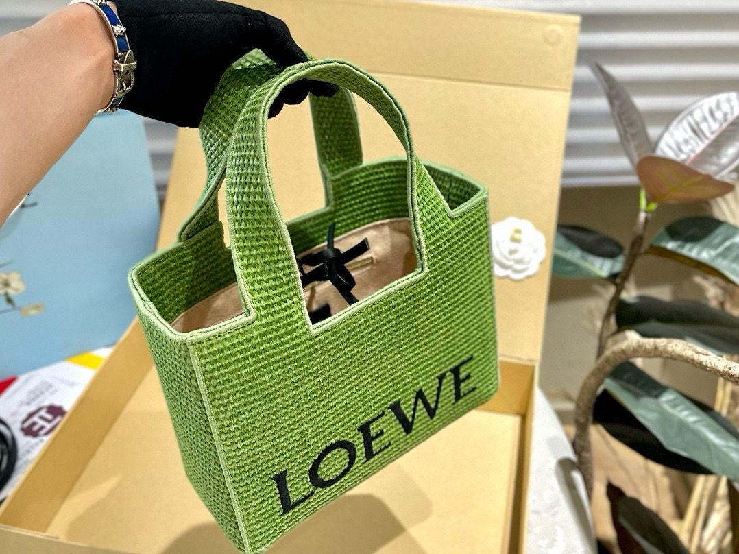 Loewe Anagram Basket Woven Straw Shopping Tote Bag 652399 Green Loewe Anagram Basket Woven Straw Shopping Tote Bag 652399 Green
