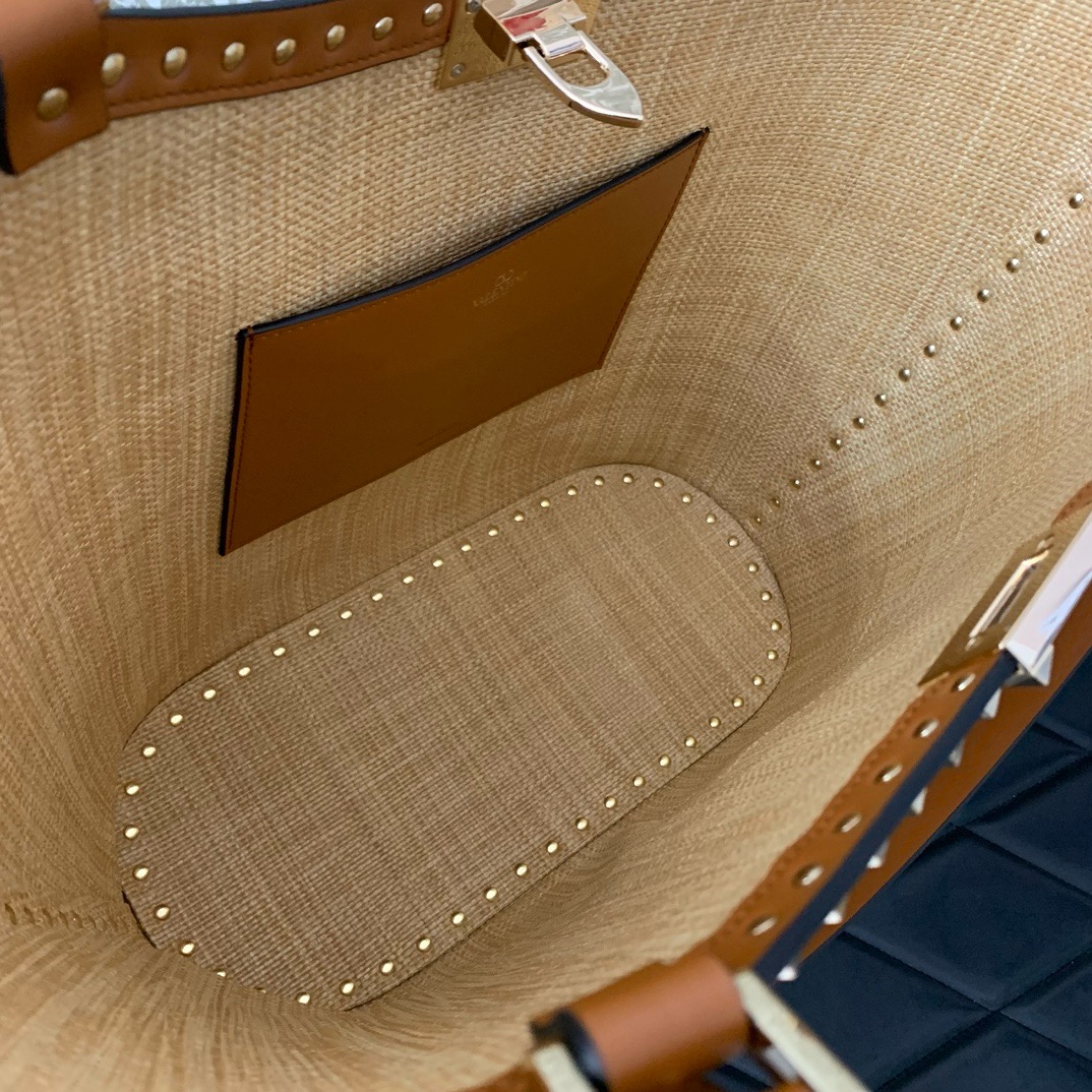 VALENTINO VLOGO SIGNATURE RAFFIA Shoulder Bag 0660 brown VALENTINO VLOGO SIGNATURE RAFFIA Shoulder Bag 0660 brown