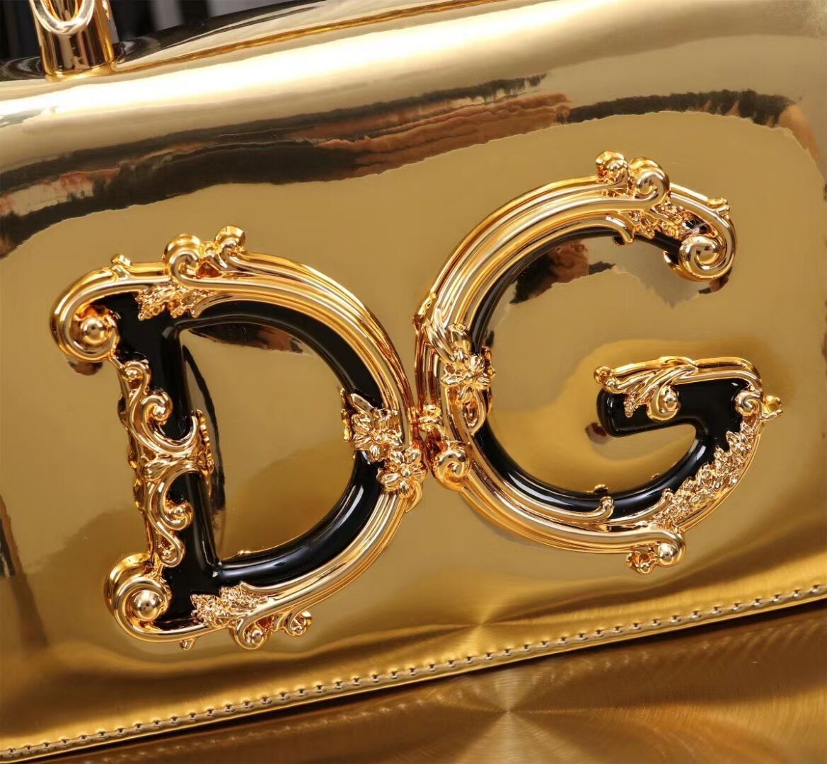 Dolce & Gabbana Patent leather Shoulder Bag G6504 gold Dolce & Gabbana Patent leather Shoulder Bag G6504 gold
