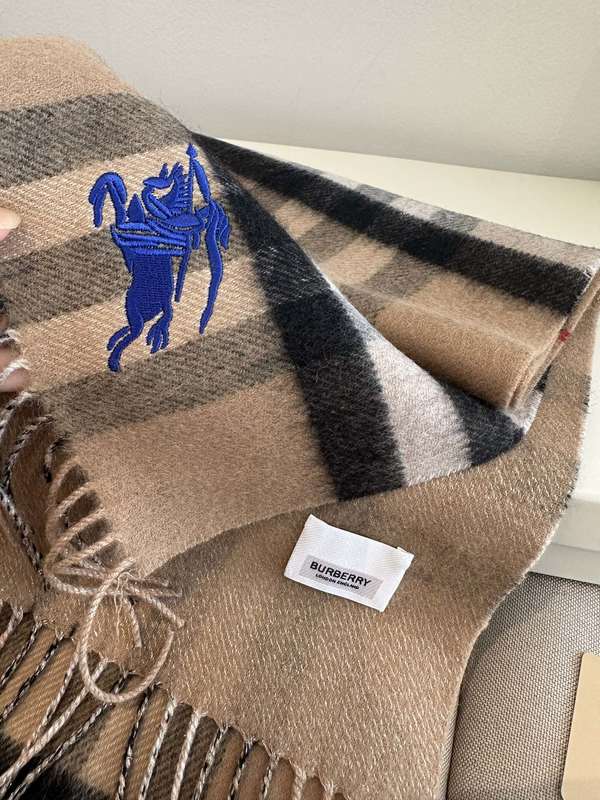 Burberry Scarf BBC00172 Burberry Scarf BBC00172