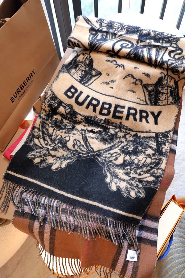 Burberry Scarf BBC00182 Burberry Scarf BBC00182