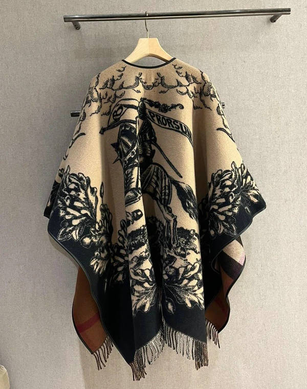 Burberry Cloak BBC00205 Burberry Cloak BBC00205