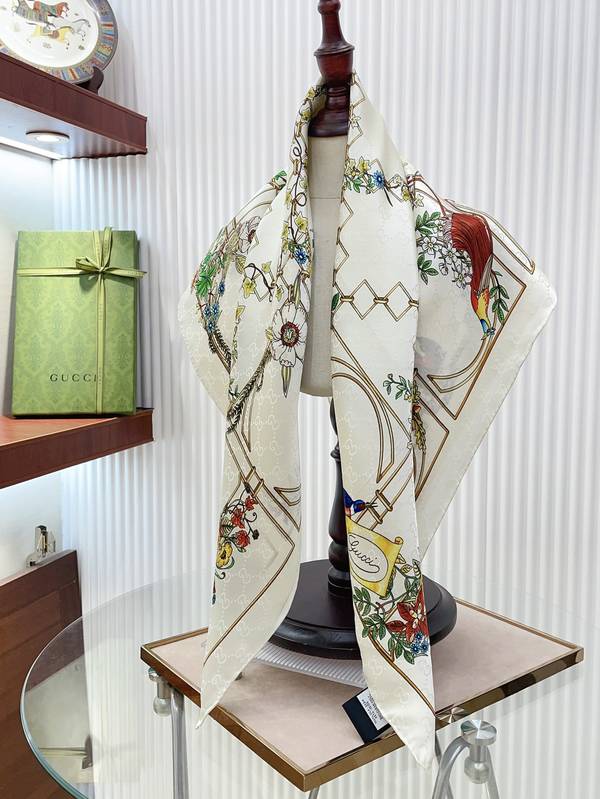 Gucci Scarf GUC00372