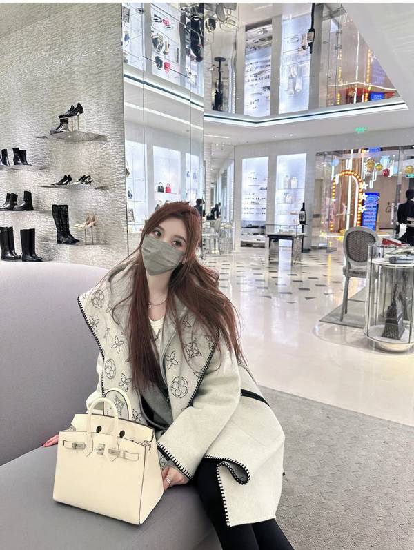 Louis Vuitton Top Quality Overcoat LVY00037 Louis Vuitton Top Quality Overcoat LVY00037