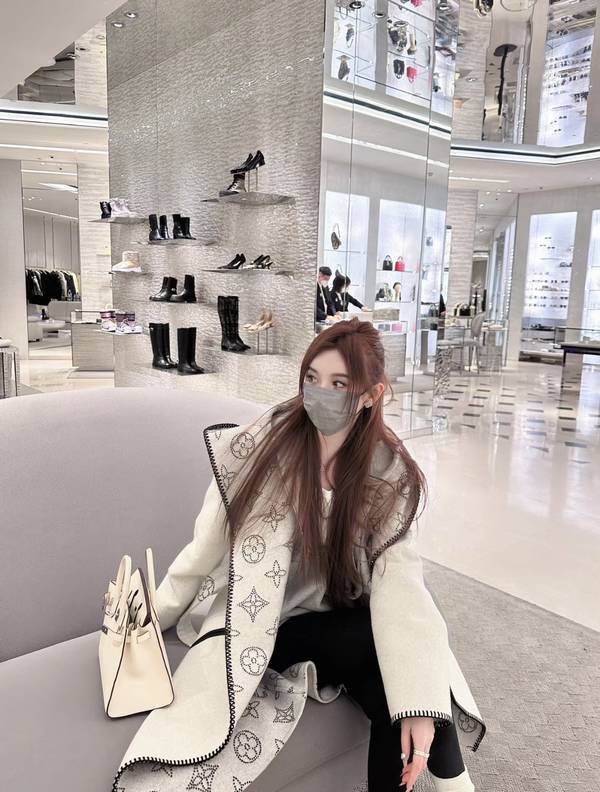 Louis Vuitton Top Quality Overcoat LVY00037 Louis Vuitton Top Quality Overcoat LVY00037