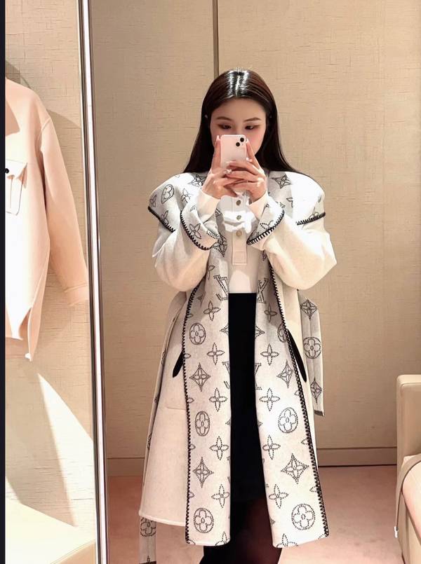 Louis Vuitton Top Quality Overcoat LVY00037 Louis Vuitton Top Quality Overcoat LVY00037