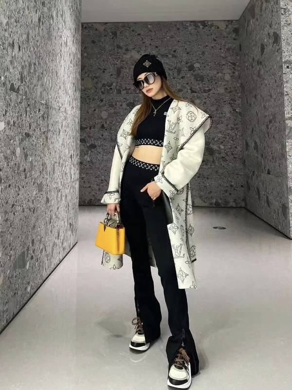 Louis Vuitton Top Quality Overcoat LVY00037 Louis Vuitton Top Quality Overcoat LVY00037