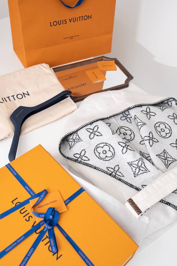 Louis Vuitton Top Quality Overcoat LVY00037 Louis Vuitton Top Quality Overcoat LVY00037