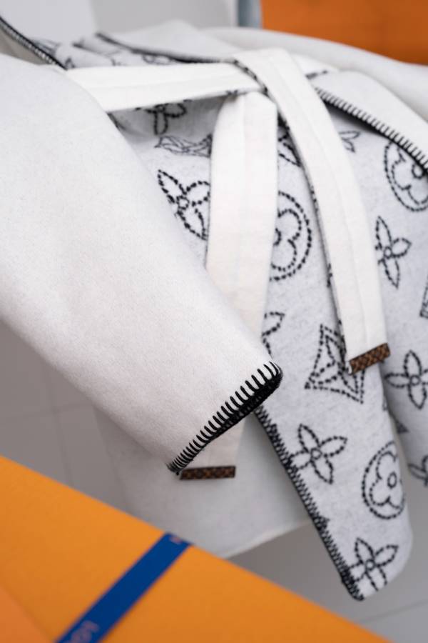 Louis Vuitton Top Quality Overcoat LVY00037 Louis Vuitton Top Quality Overcoat LVY00037