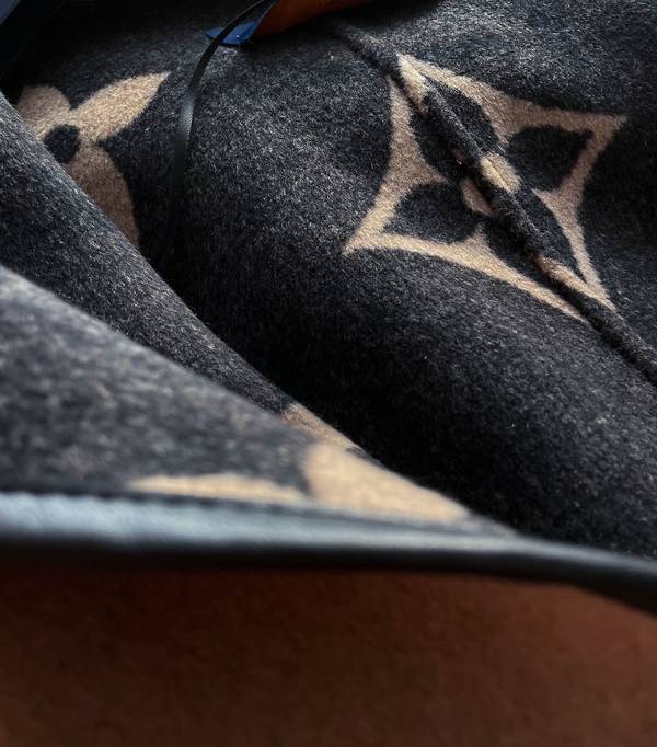 Louis Vuitton Top Quality Overcoat LVY00040 Louis Vuitton Top Quality Overcoat LVY00040