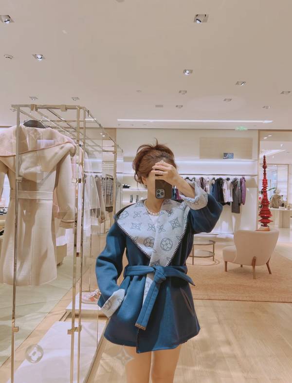 Louis Vuitton Top Quality Overcoat LVY00043 Louis Vuitton Top Quality Overcoat LVY00043