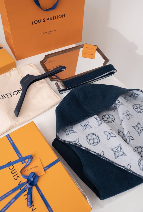 Louis Vuitton Top Quality Overcoat LVY00043 Louis Vuitton Top Quality Overcoat LVY00043