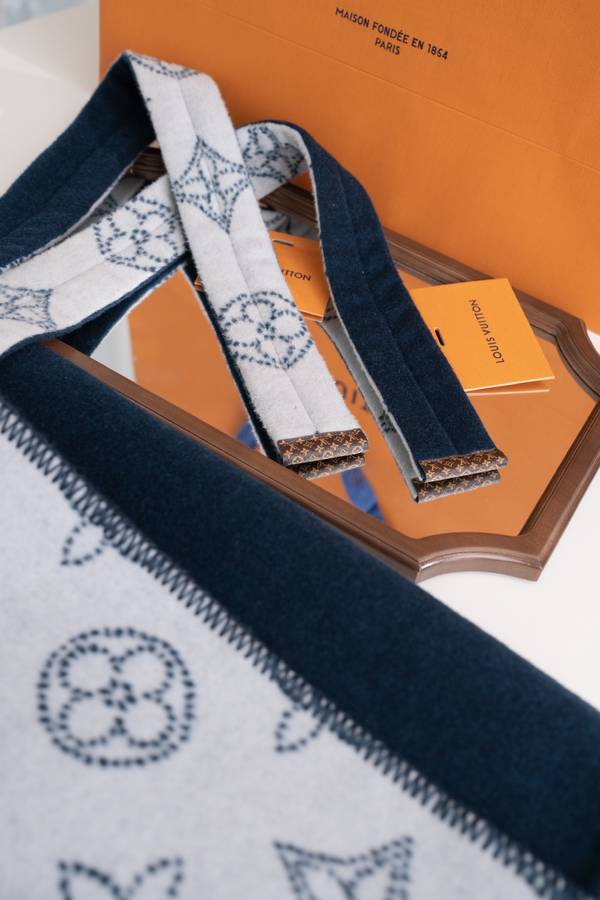 Louis Vuitton Top Quality Overcoat LVY00043 Louis Vuitton Top Quality Overcoat LVY00043