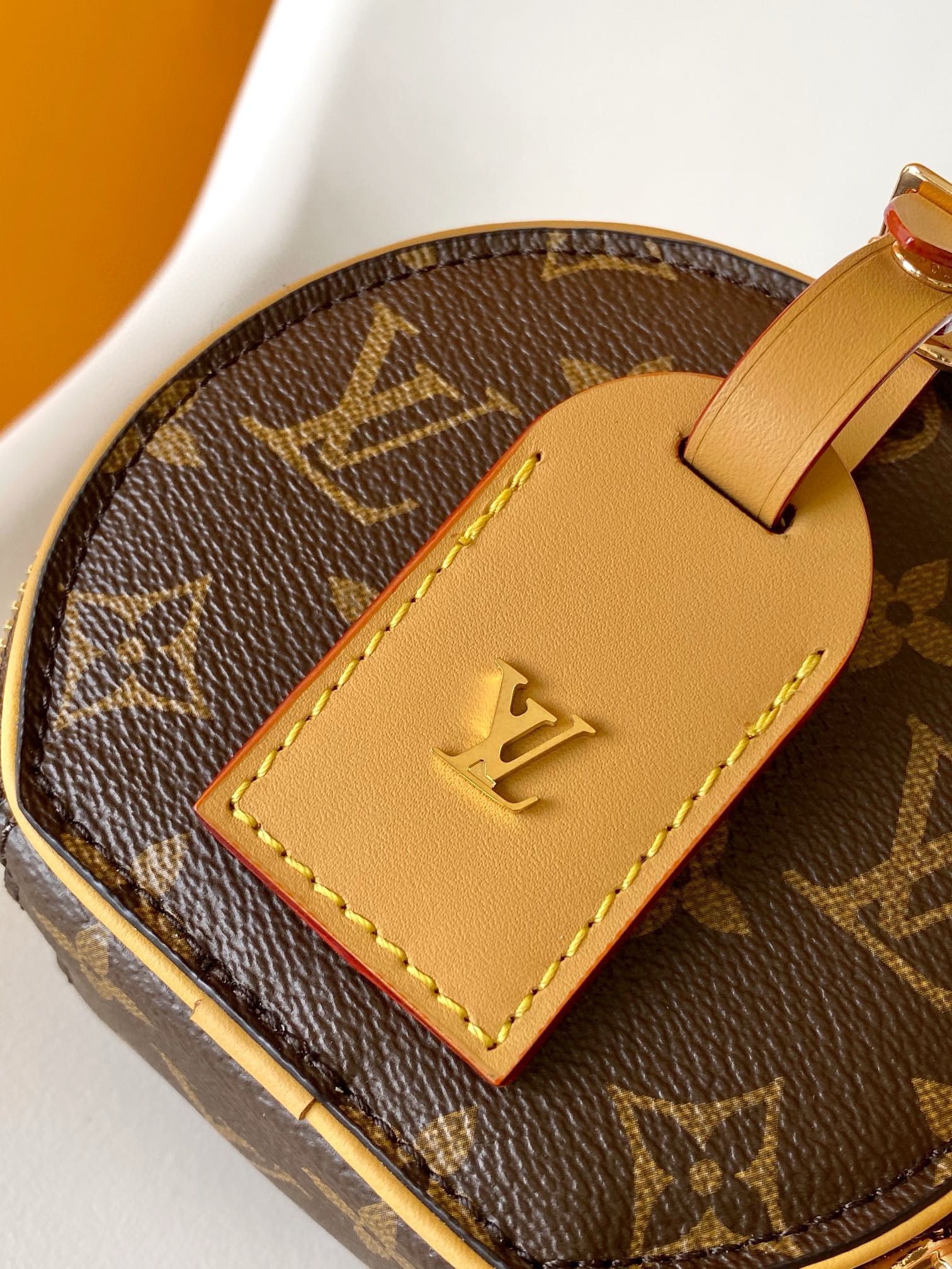 Louis Vuitton Original Monogram Canvas MINI BOITE CHAPEAU M44699 Louis Vuitton Original Monogram Canvas MINI BOITE CHAPEAU M44699