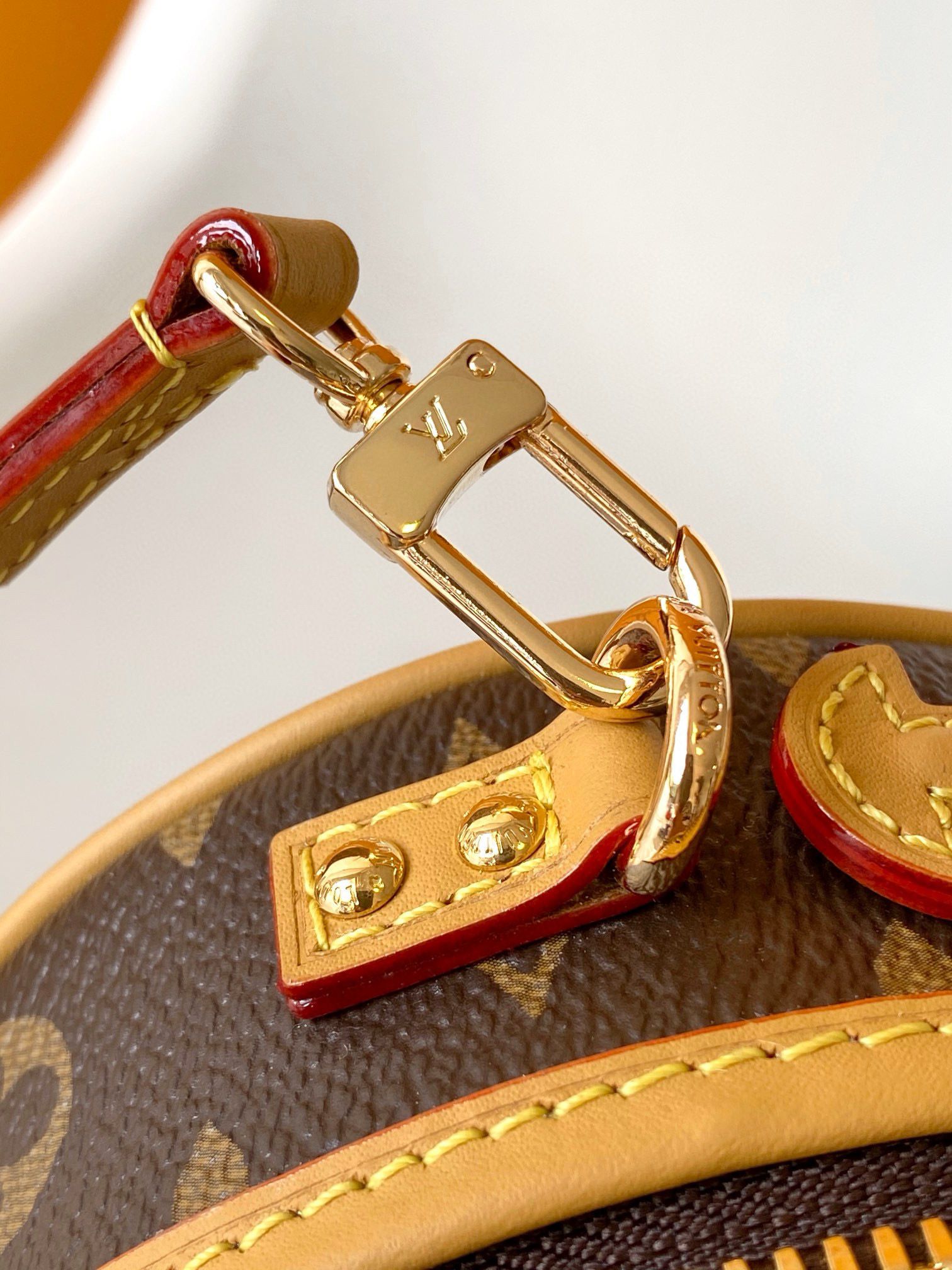 Louis Vuitton Original Monogram Canvas MINI BOITE CHAPEAU M44699 Louis Vuitton Original Monogram Canvas MINI BOITE CHAPEAU M44699