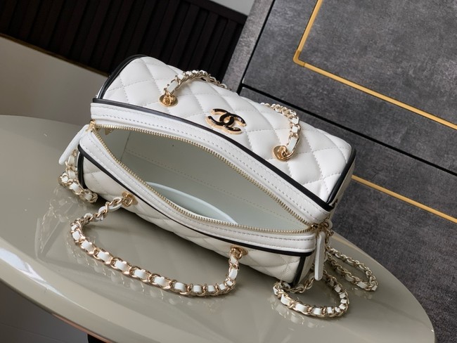 Chanel CLUTCH WITH CHAIN AP4515 White & Black