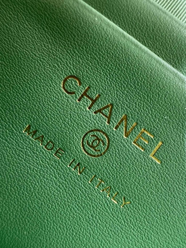 Chanel CLUTCH WITH CHAIN AP4385 green