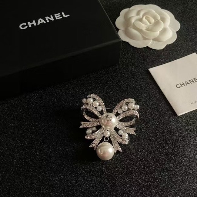 Chanel brooch CE16551