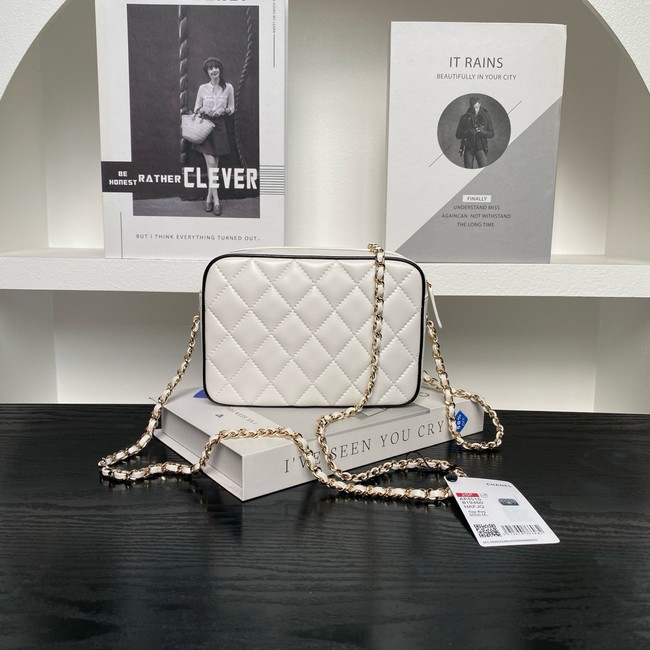 Chanel CLUTCH WITH CHAIN AP4516 White & Black