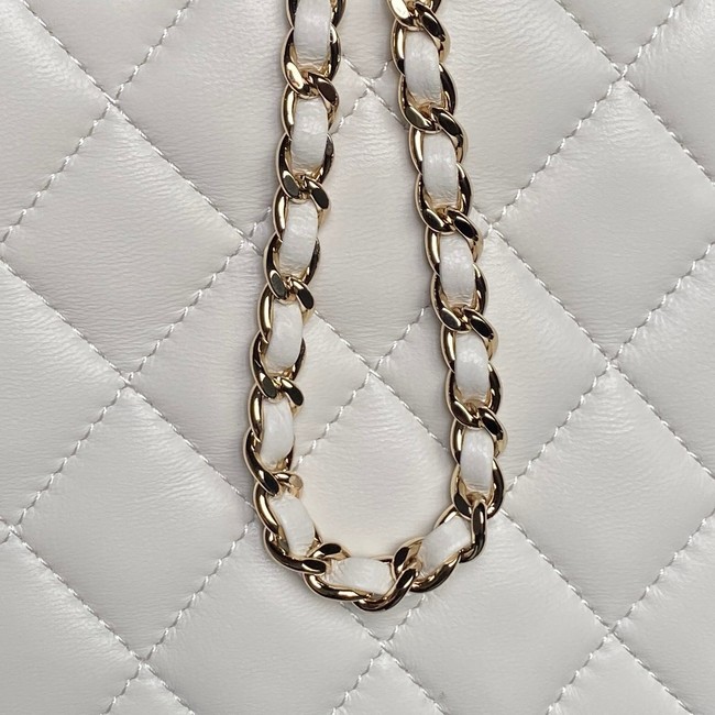Chanel CLUTCH WITH CHAIN AP4516 White & Black