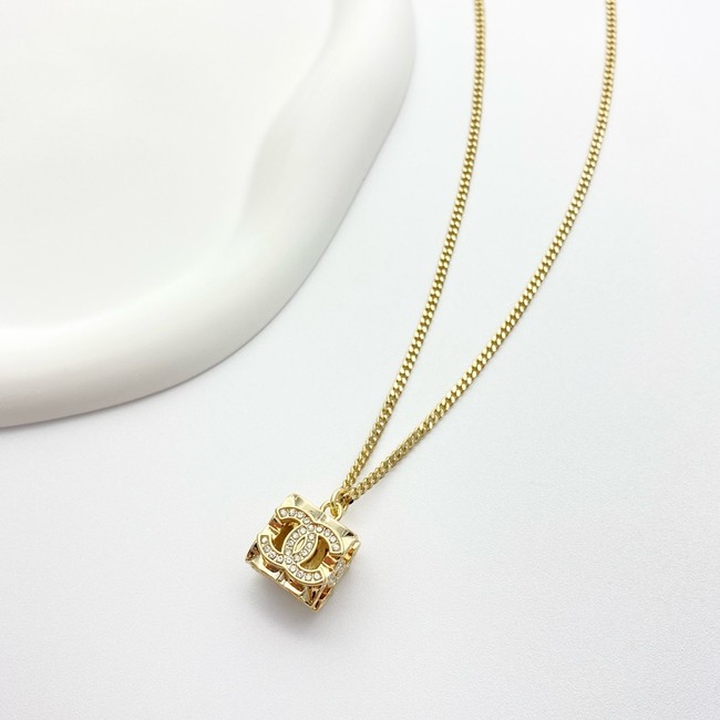 Chanel necklace CE16584