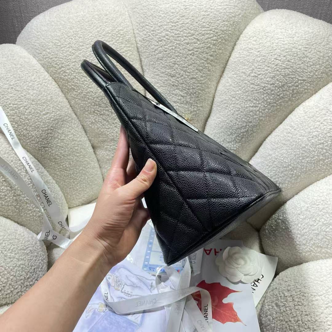Chanel Grained Calfskin tote Bag AS5573 black