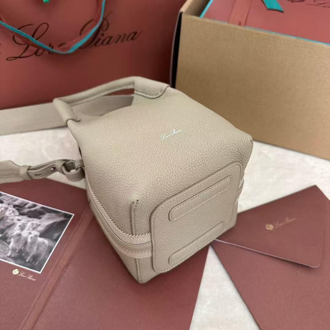 Loro Piana Bale Micro Grain Leather Crossbody Bag 60220 Light Mastic Loro Piana Bale Micro Grain Leather Crossbody Bag 60220 Light Mastic