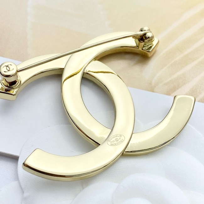 Chanel brooch CE16845