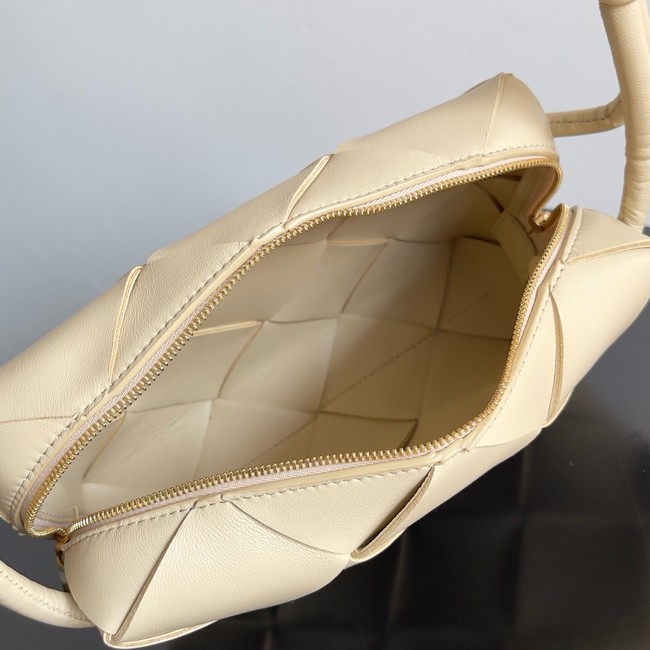 Bottega Veneta Intrecciato Concert Pouch D794258 Cream