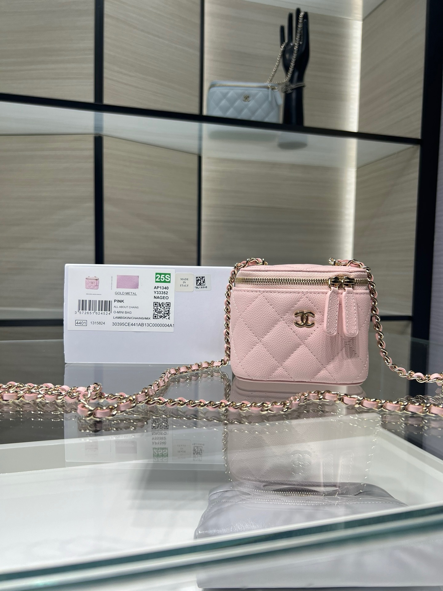 CHANEL Classic Small Vanity with Chain AP1340 pink