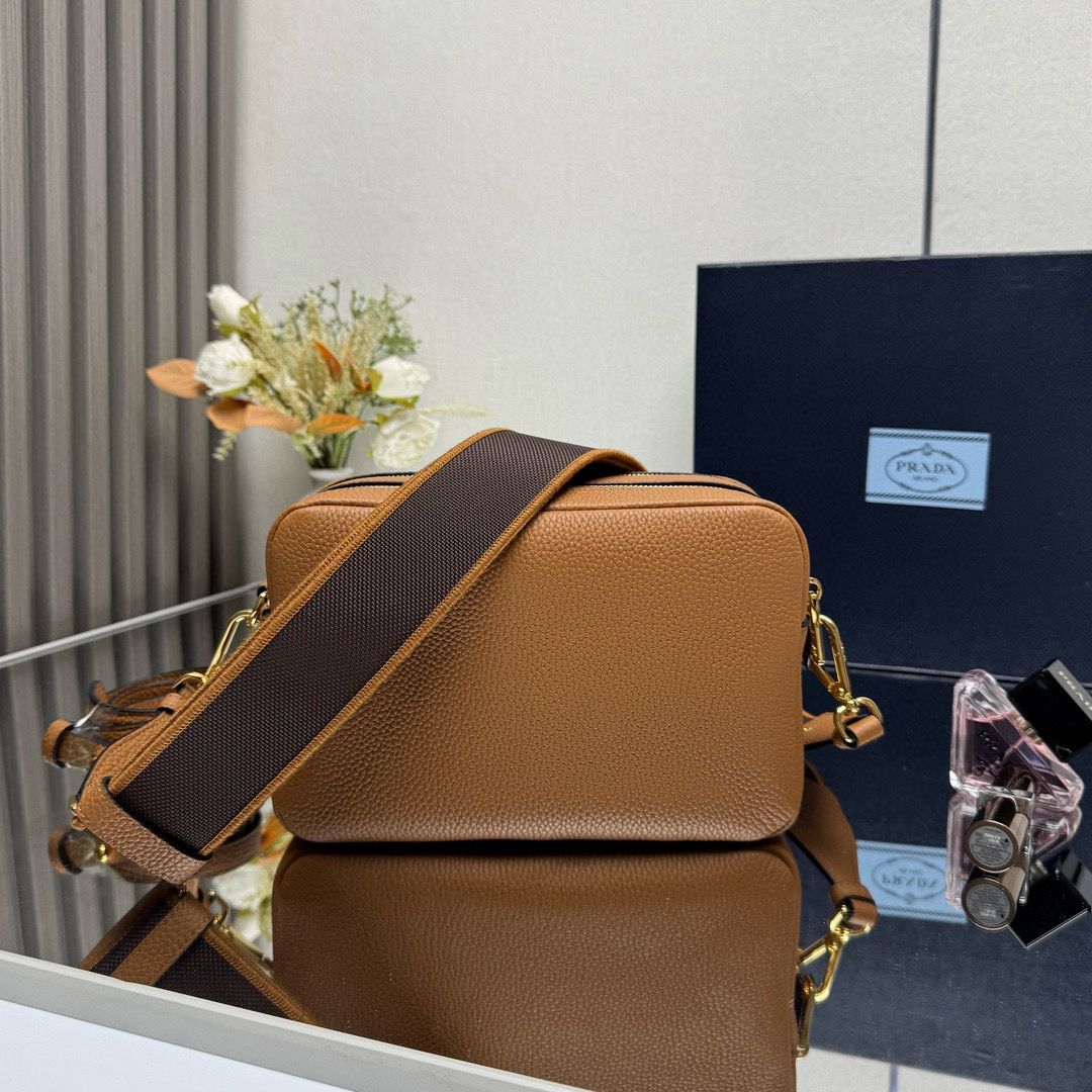 Prada Leather bag with shoulder strap 1BH082 Brown Prada Leather bag with shoulder strap 1BH082 Brown