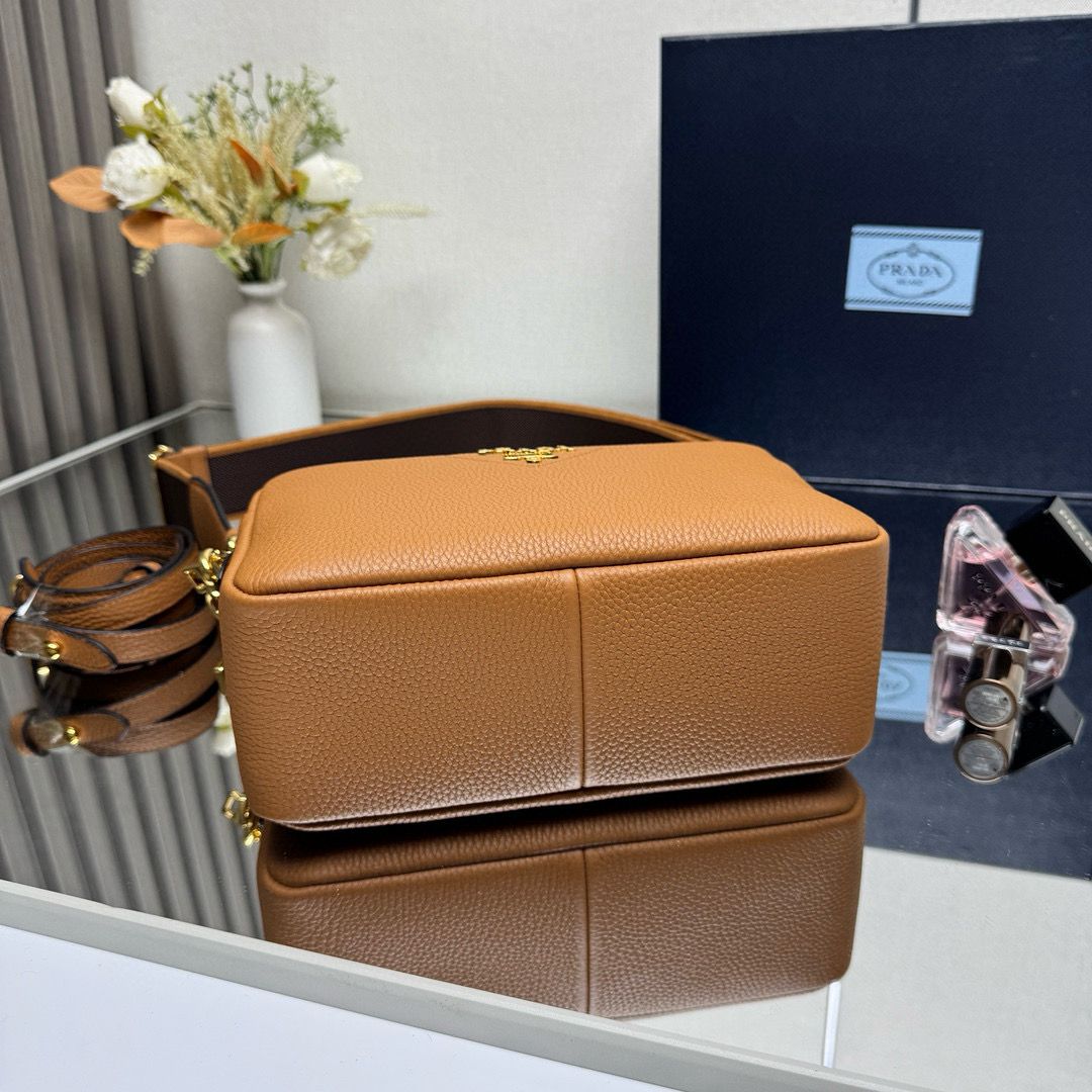 Prada Leather bag with shoulder strap 1BH082 Brown Prada Leather bag with shoulder strap 1BH082 Brown