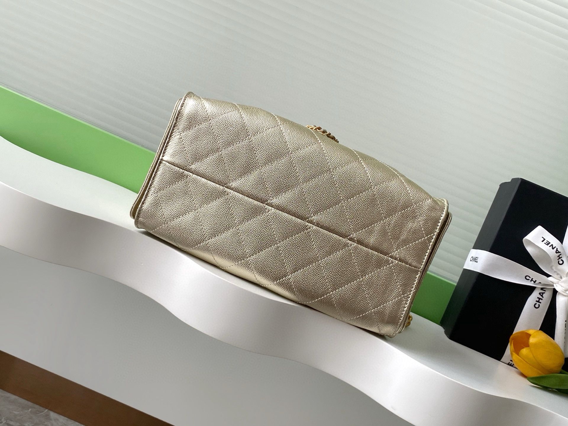 CHANEL 25 SMALL HANDBAG AS5293 Gold CHANEL 25 SMALL HANDBAG AS5293 Gold