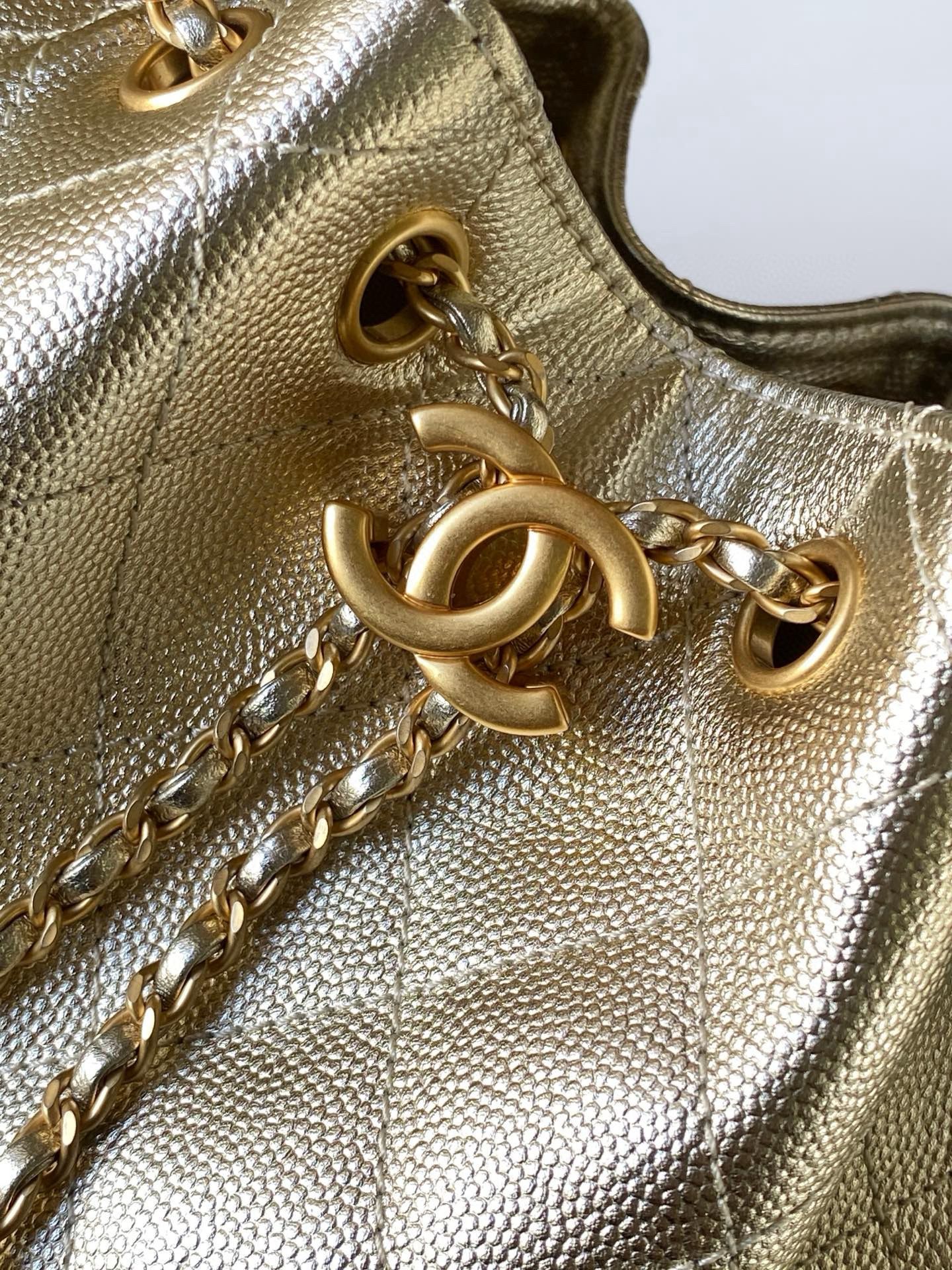 CHANEL 25 SMALL HANDBAG AS5293 Gold CHANEL 25 SMALL HANDBAG AS5293 Gold