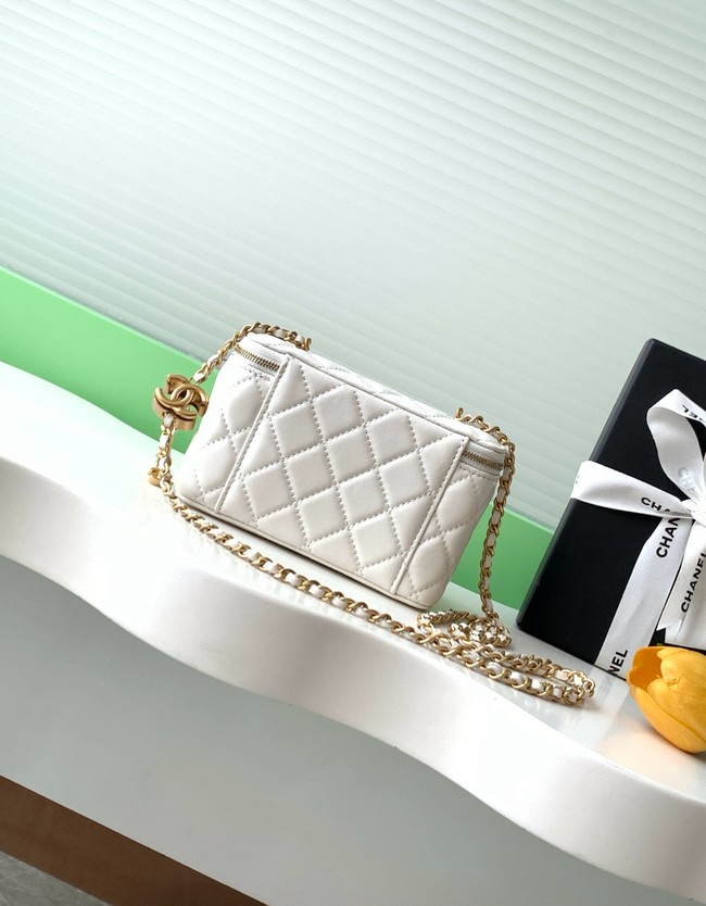 CHANEL Lambskin Vanity with Chain AP3940 white