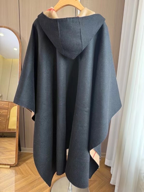 Burberry Cape Double-sided cashmere GG35927