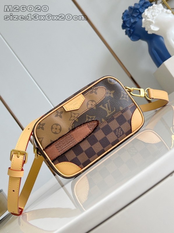 Louis Vuitton Trocadero Wearable Wallet M26020