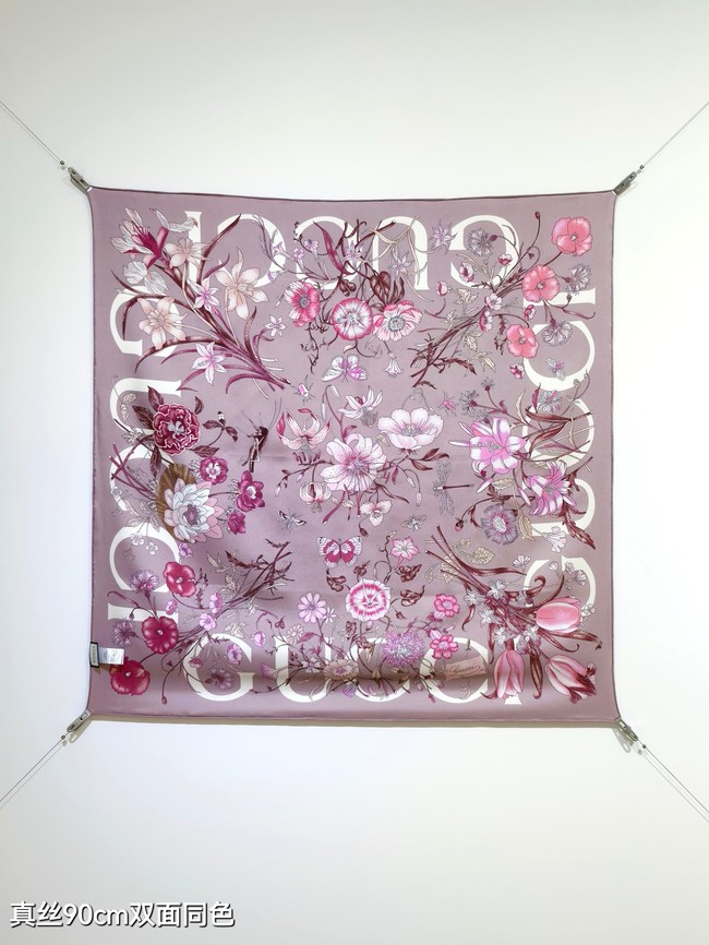 Gucci Shawl Cashmere and Silk Jacquard KY117