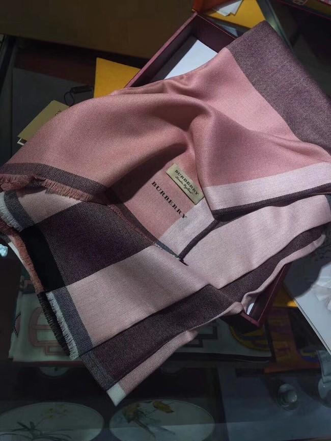 Burberry Shawl Wool Silk and Cotton KY190