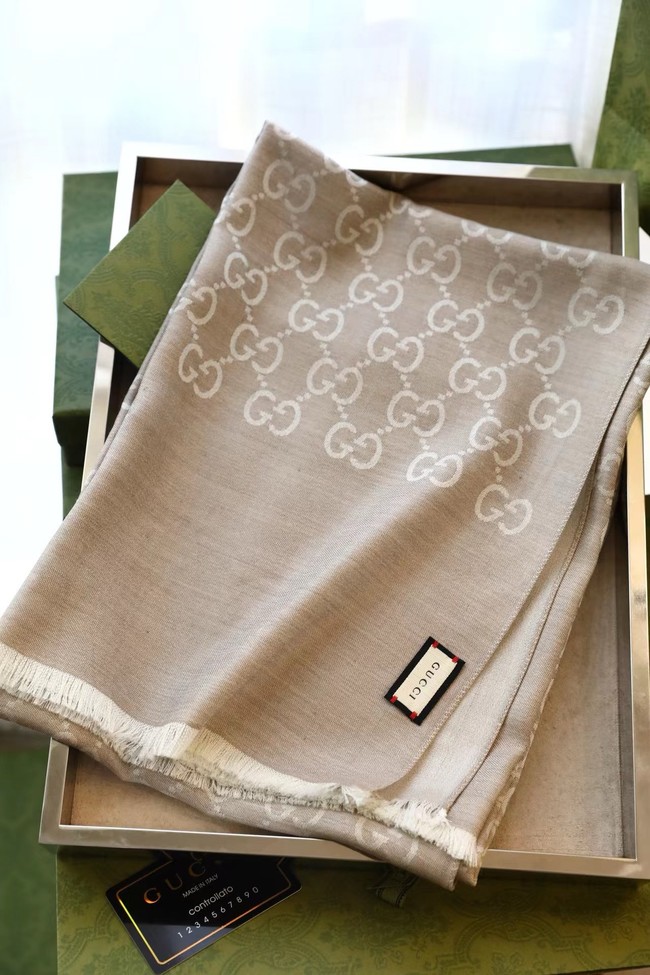Gucci rinted GG cotton wool lame shawl 845243-3